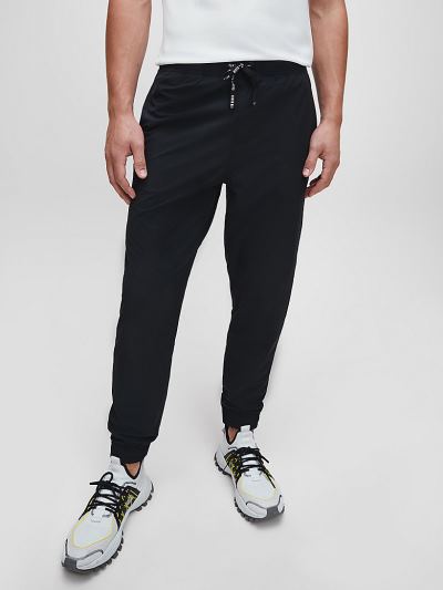 Calvin Klein Ruhák HU685209 | Calvin Klein Tapered Fit Férfi Melegitő Nadrág Fekete